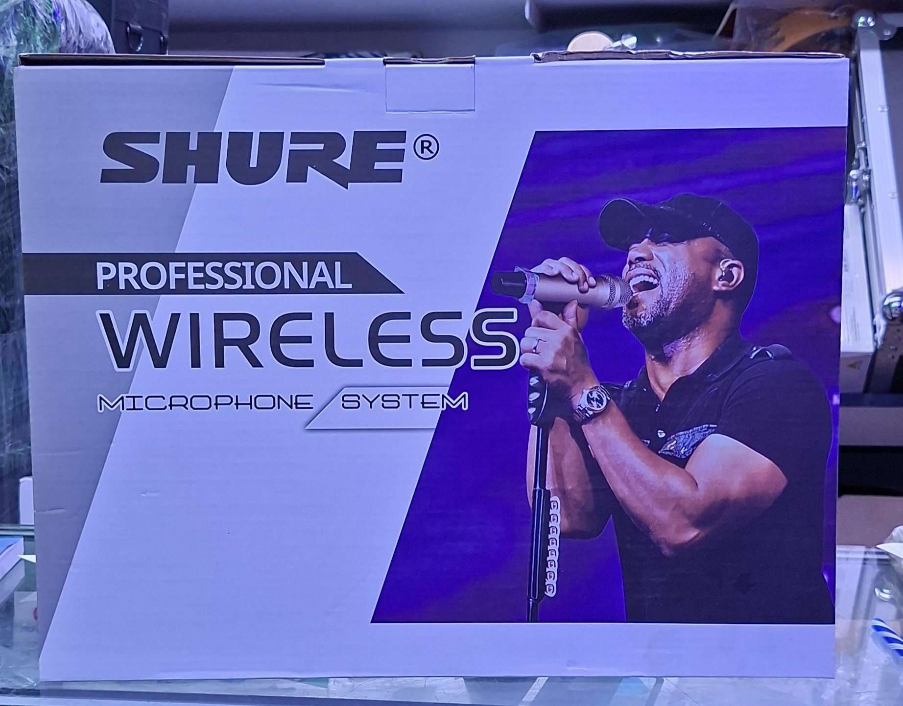Shure UR-6800 Professional Wireless Microphone