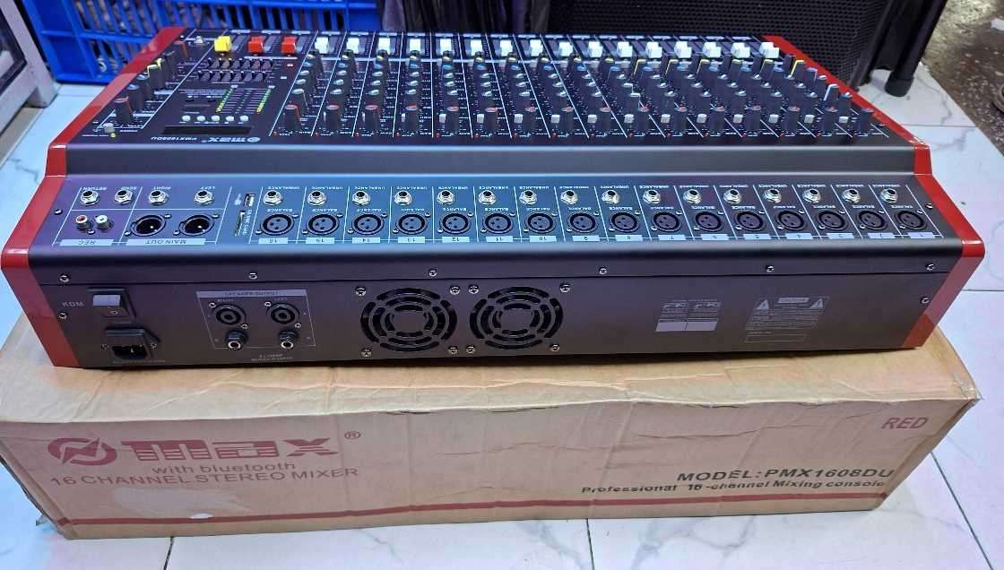 Max Audio PMX1608DU professional powered audio mixer. - Image 2