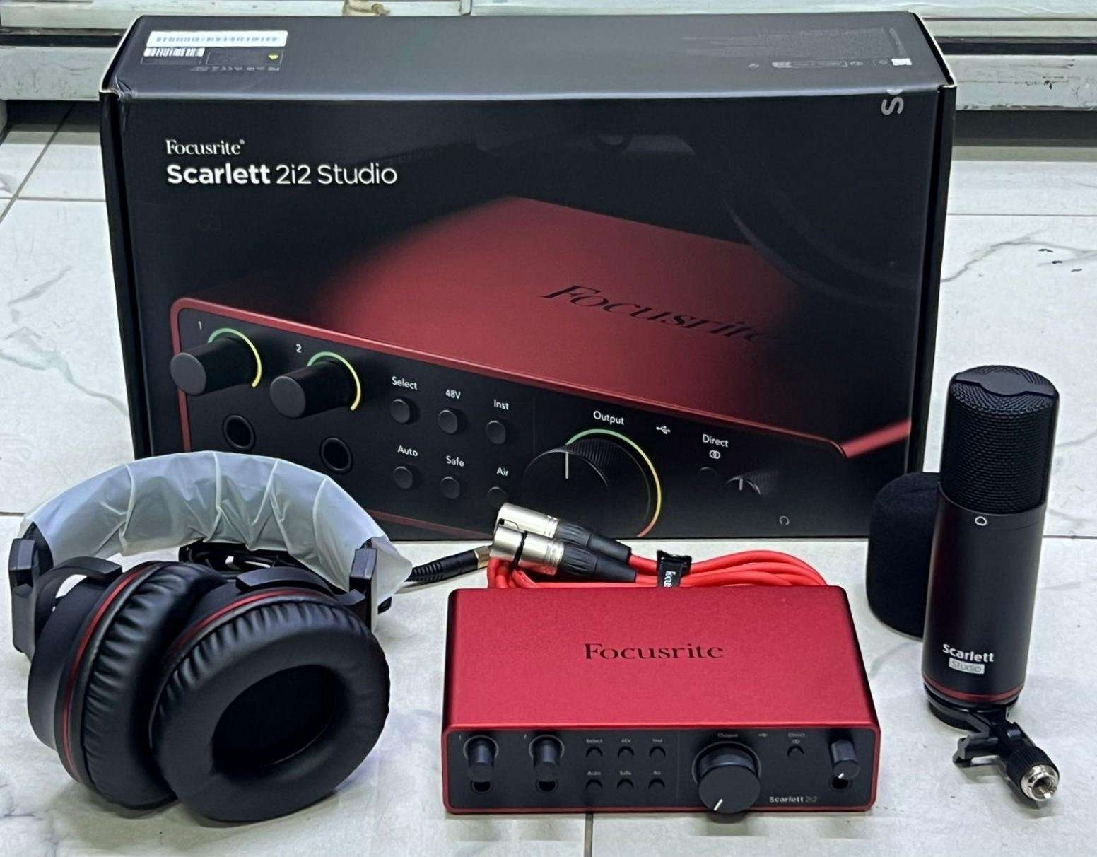 Focusrite Scarlett 2i2 Studio recording bundle - Image 2