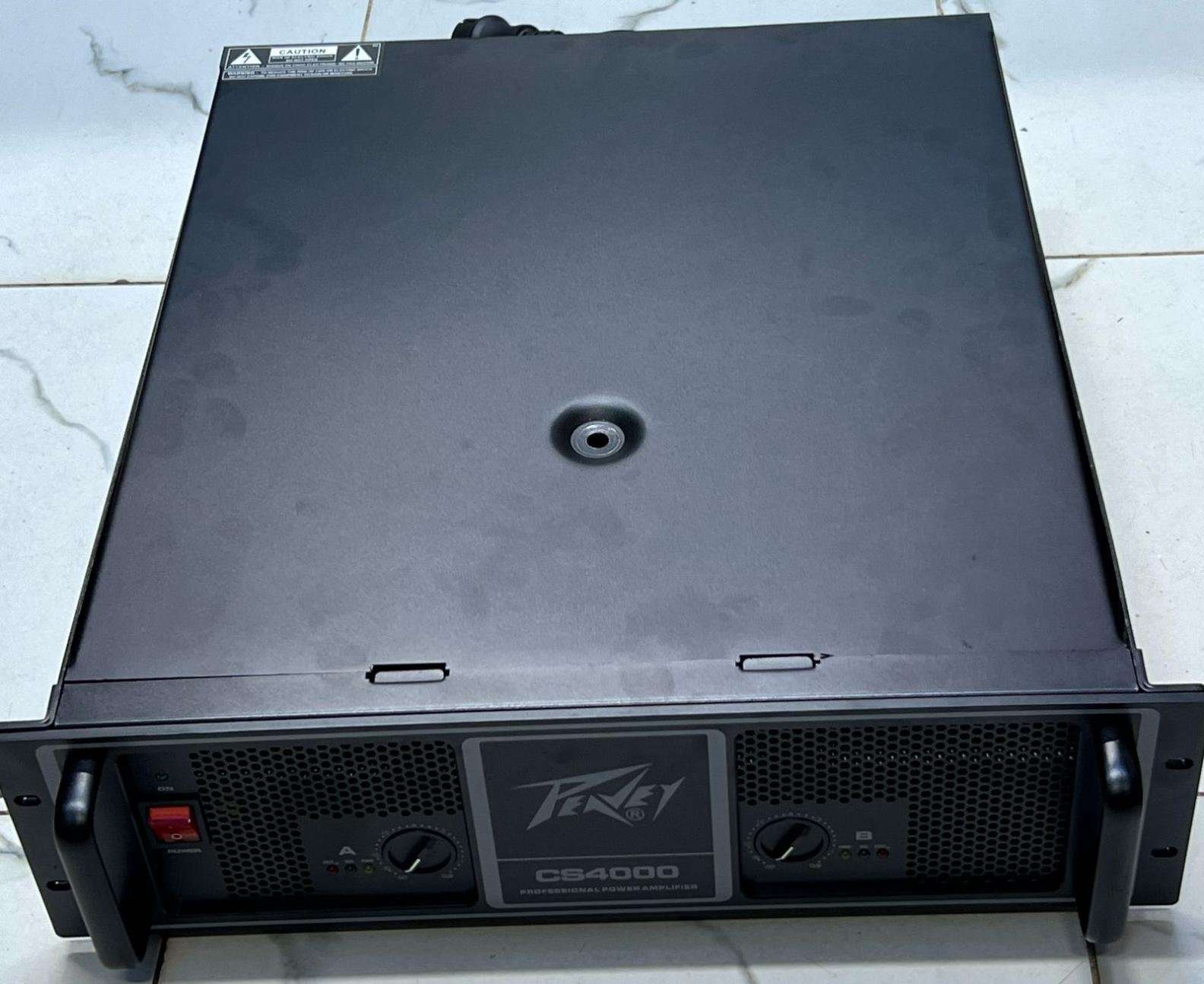 Peavey CS 4000 Professional Power Amplifier large.