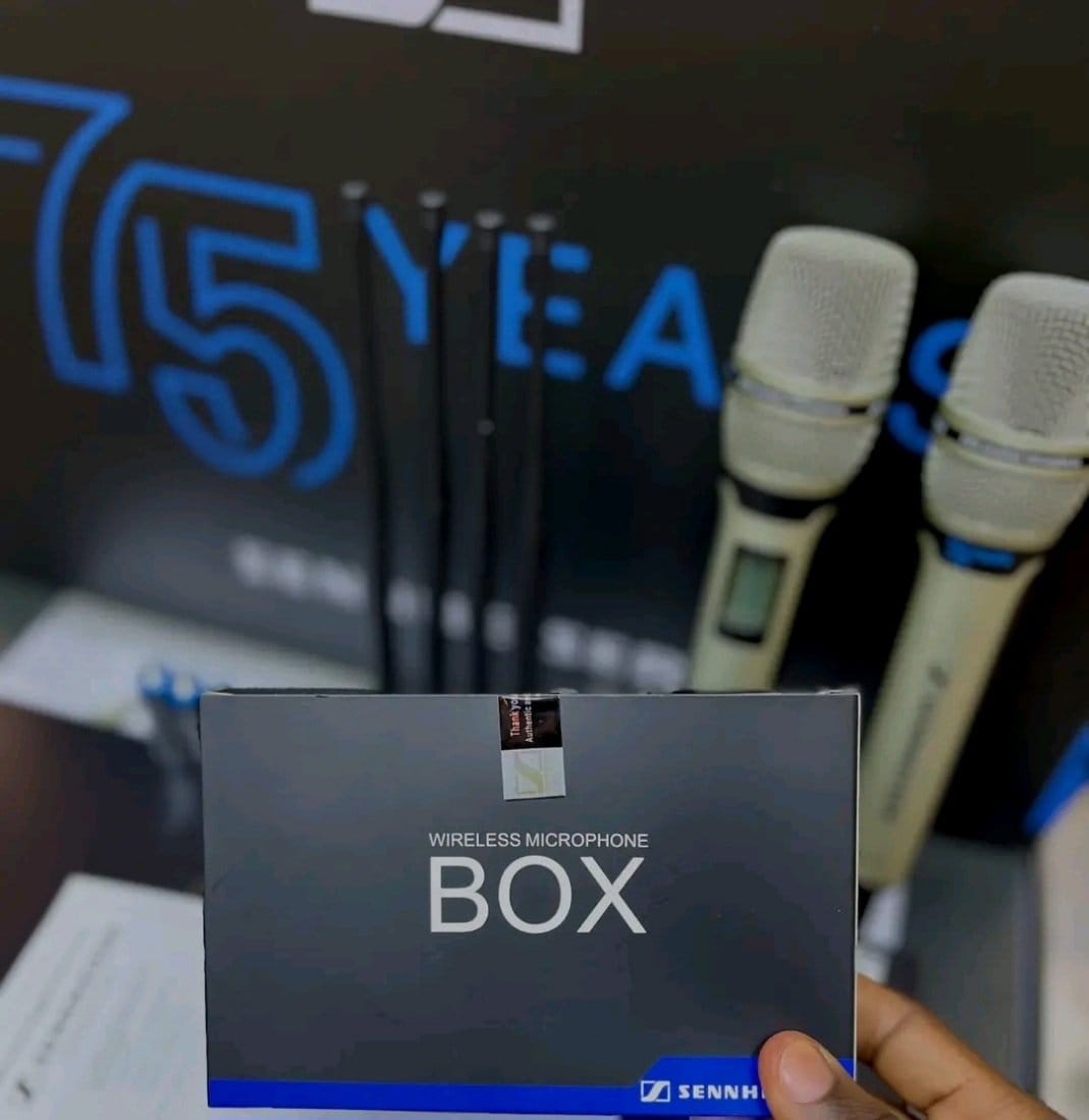 Sennheiser SKM 9000 Dual Channel Wireless Microphone system - Image 3