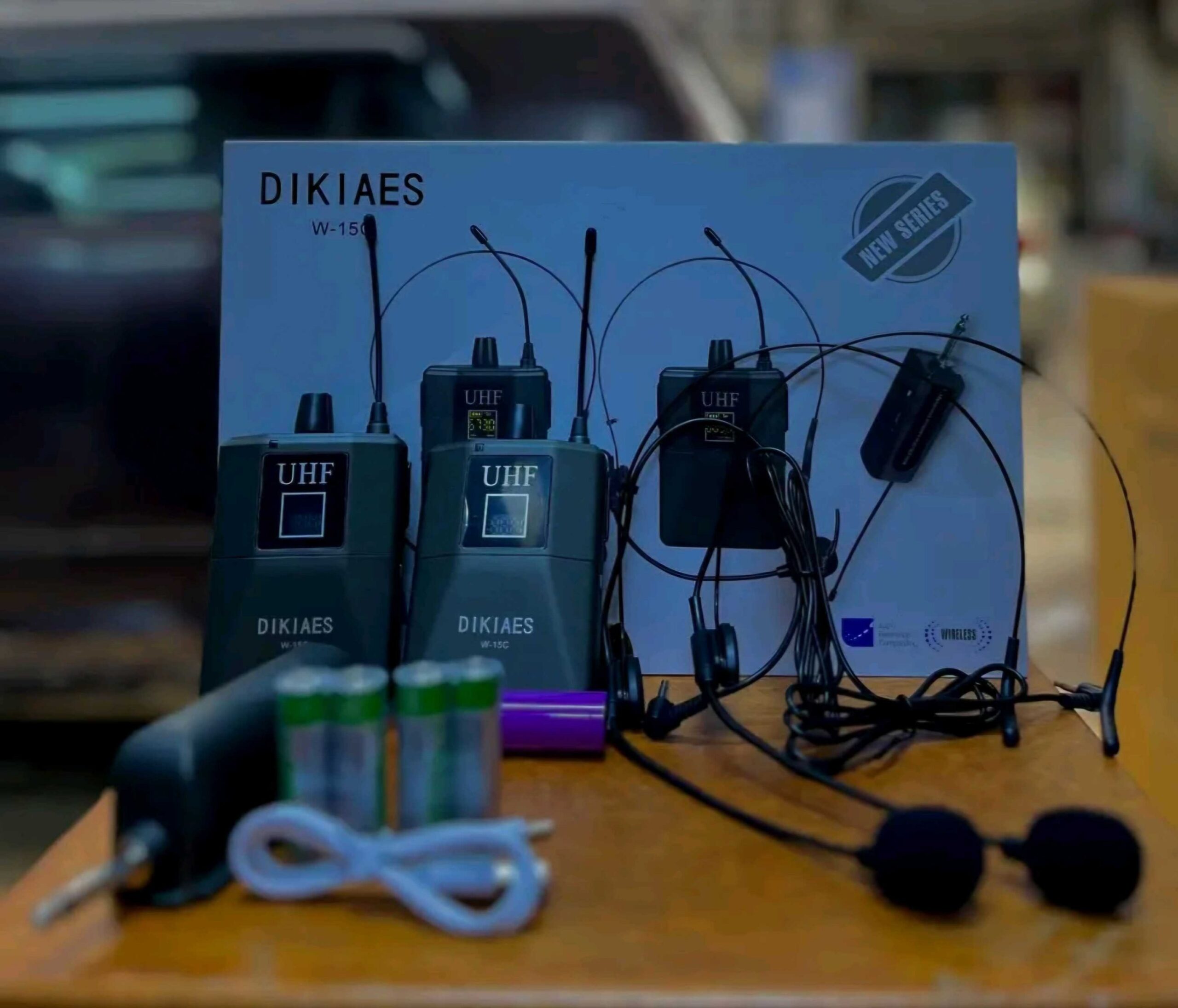 W-15C Professional Universal Wireless Microphone system