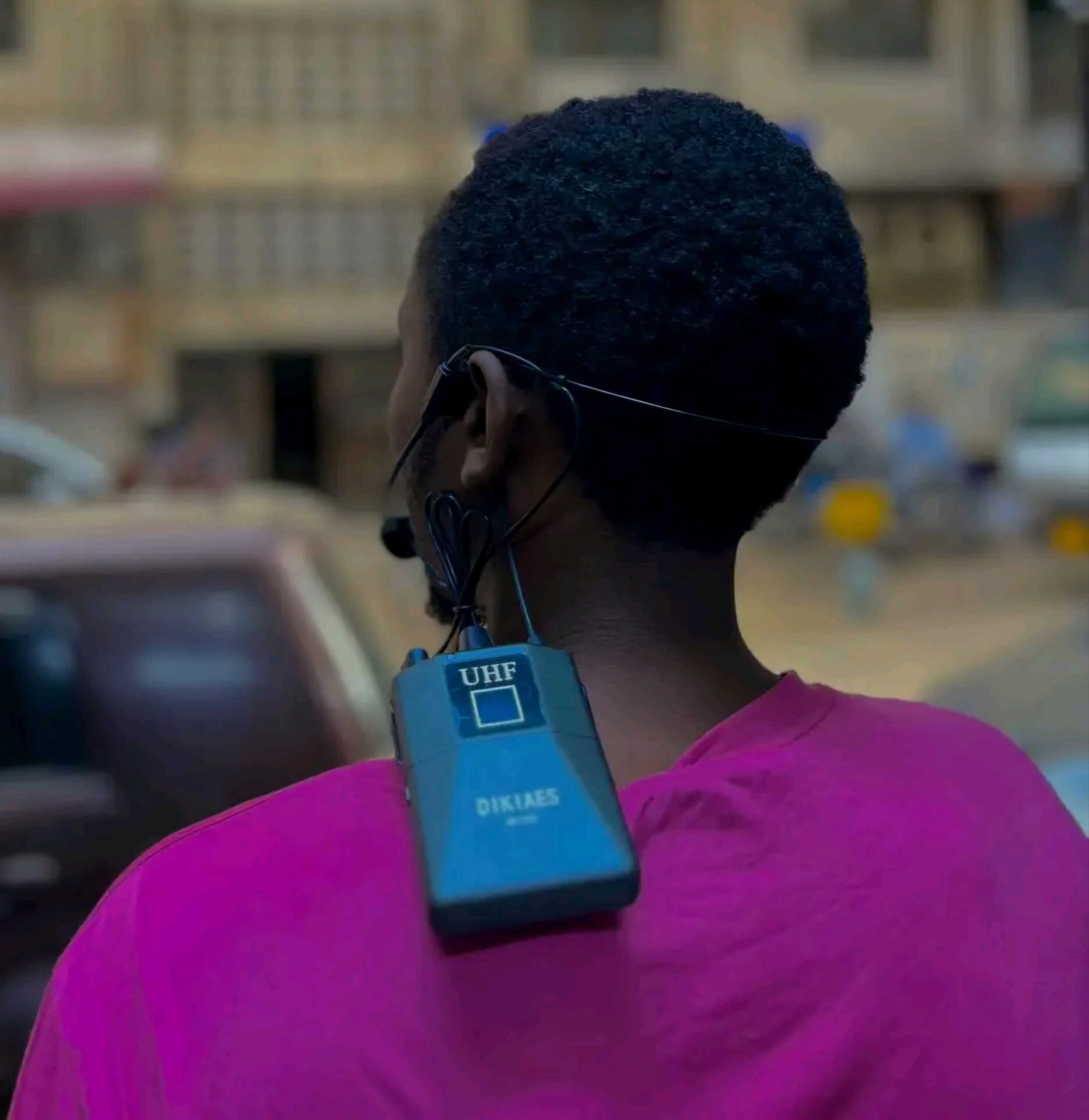 W-15C Professional Universal Wireless Microphone system - Image 2