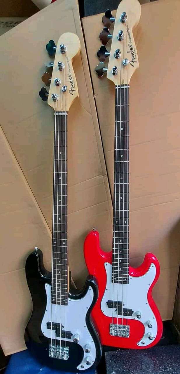 4 strings fender bass guitars