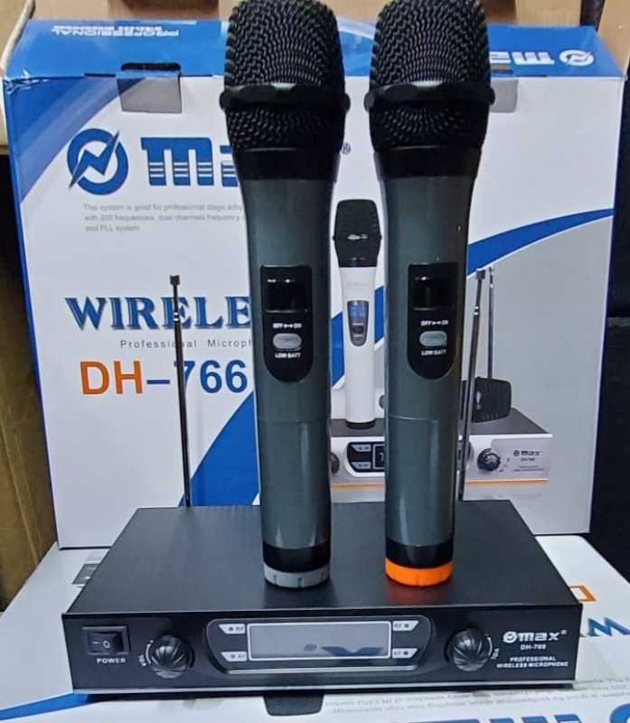 Max DH-766 Wireless Microphone System - Professional Dual UHF Mic